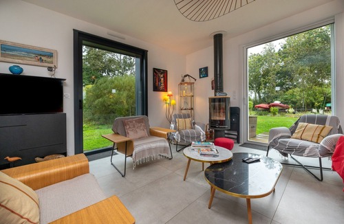 Saint-Jacques Villa | Large Seaside House with Private Terrace and Garden