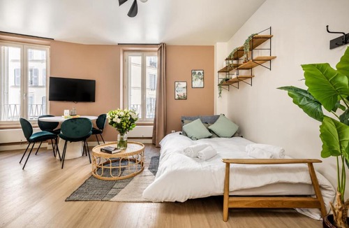 Epinettes Apartment | Lavie Maison - Bright Apartment near Montmartre