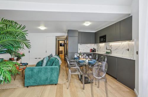Quartier de la Monnaie Apartment | Lavie Maison jacuzzi Saint Germain