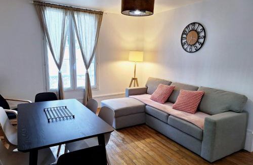 Bourgogne Apartment | Le 129 - central - quartier piétons historique d'Orléans - tout à pied