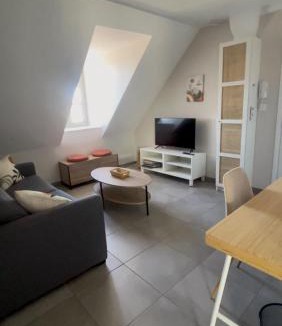 Lamballe Apartment | Le 202 Gare - T2 Climatisé - 4 Voyageurs - Bureau