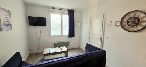 Saint-Meloir-des-Ondes Apartment | Le Babord T2 étoilé