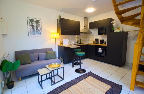 Cherbourg-en-Cotentin Apartment | Le Bohème, Maisonnette en duplex avec cour privée, Intendance Luxury Host