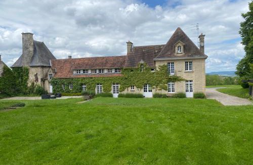 Villedieu-les-Bailleul House | Le Château du Domaine de Tertu - Piscine chauffée - Calme - Forêt