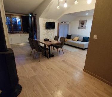 Luche-Pringe House | Le chalet de l'amitié