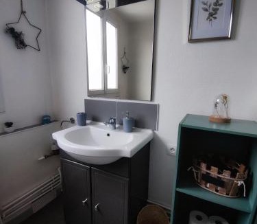 Miroir - Batignolles Apartment | Le char'Mans appartement cosy proche gare et tram