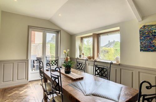 Bayeux House | Le Chat Qui Veille