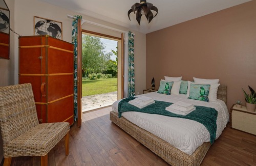 Medan Bed & Breakfast | Le Clos Magedon