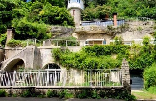 Saint-Etienne-de-Chigny Apartment | Le Cocon Troglodyte fraîcheur naturelle