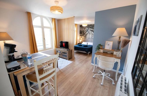 Centre-Ville Apartment | Le cosy & Boisé Suite centre-ville Pontoise