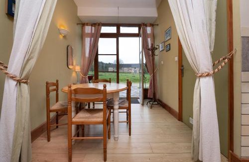La Chapelle-Caro House | Le Crévy - Gîte La Calèche - 3 pers