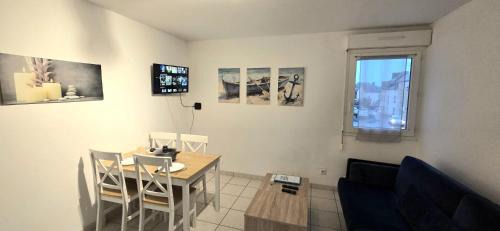 Saint-Meloir-des-Ondes Apartment | Le Duplex t2 étoilé