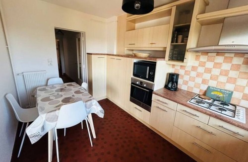 Quartier Malherbe Apartment | Le haie vigné, large quiet apartment close to town center