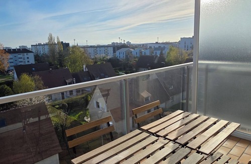Quartier Malherbe Apartment | Le haie vigné, large quiet apartment close to town center
