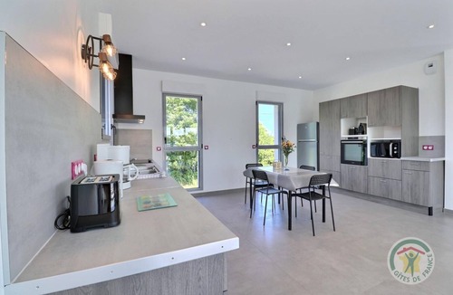 Saint-Coulomb House | Le Haut Pays - Saint Coulomb