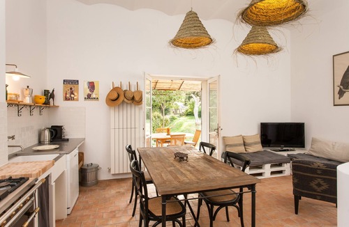 Goult Cottage | LE JAS, the cottage whose decoration is directly inspired by nature