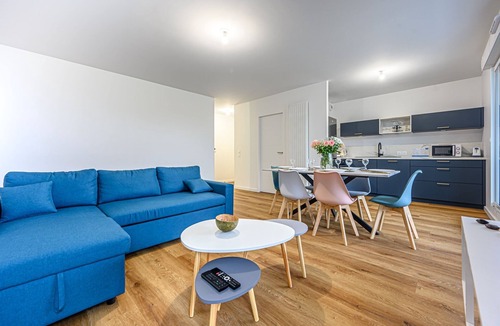 Vannes Apartment | Le Loarwenn - Bel appt avec terrasse et parking