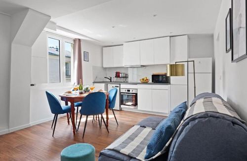 Arts-et-Metiers Apartment | Le Marais & République - 2BR - Paris Vacation Rentals