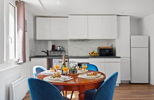 Arts-et-Metiers Apartment | Le Marais & République - 2BR - Paris Vacation Rentals