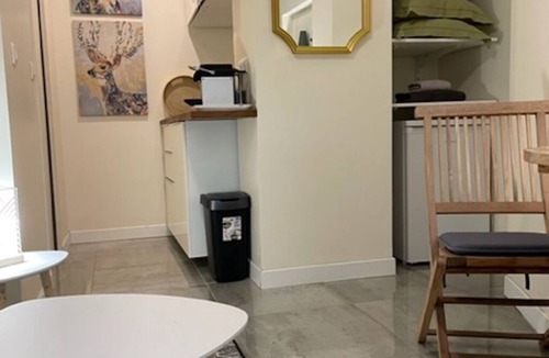 Arts-et-Metiers Apartment | Le Marais, rue Volta Studio with A/C