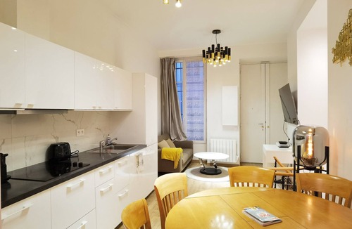 Arts-et-Metiers Apartment | Le Marais/Sunshine Apt/5 bdrs/3 mins to metro