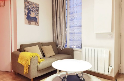 Arts-et-Metiers Apartment | Le Marais/Sunshine Apt/5 bdrs/3 mins to metro