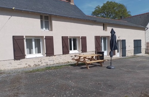 Heric House | Le nid de la clairière, renovated country house in a quiet, wooded hamlet