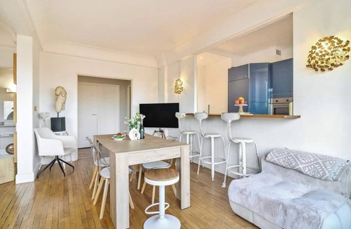 Passy Apartment | Le Panorama Eiffel - Tower Views