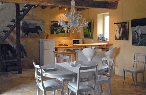 Saint-Aubin-des-Grois Bed & Breakfast | Le Pautonier. Guest house in Perche