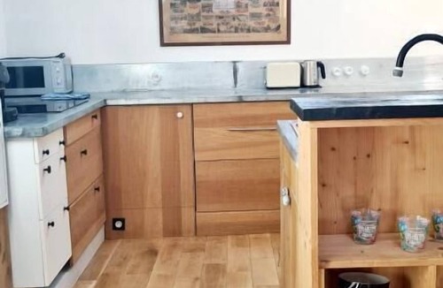 Zola Apartment | Le petit bois: Superb house with garden!
