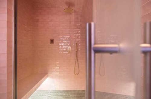 Quartier de la Folie-Mericourt Hotel | Le Petit Oberkampf Hotel & Spa