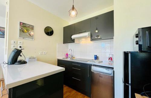 Carentan Apartment | Le Petit Podium Cozy Ground Floor