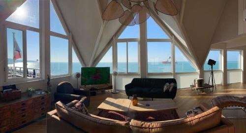 Fecamp Apartment | Le Poséidon - gîte exceptionnel face à la mer avec spa, terrasse, 4 chambres