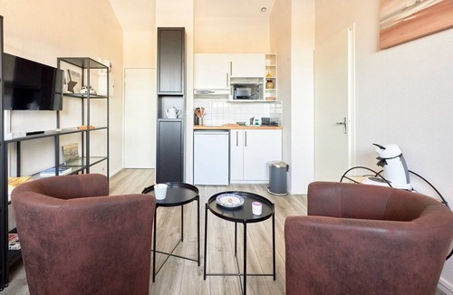 Courseulles-sur-Mer Apartment | Le Répit - Vue port à 200m de la plage