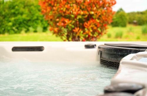 Langey House | Le Rameau Gîte avec spa et étangs privés