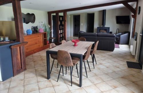 Langey House | Le Rameau Gîte avec spa et étangs privés
