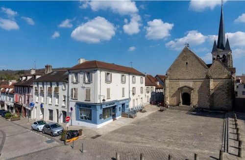 Jouy-en-Josas Apartment | Le Saint-Martin - Studio rénové - Versailles 7 min - HEC 5 min