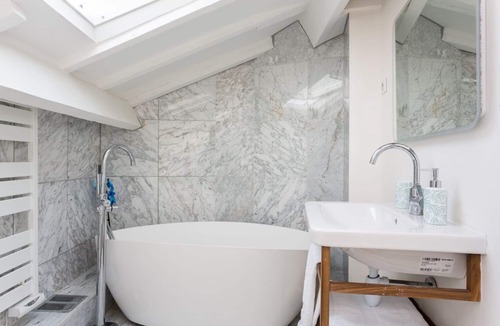Montmartre House | Les Ateliers de Montmartre