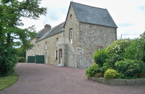 Crasville House | LES CHARMILLES