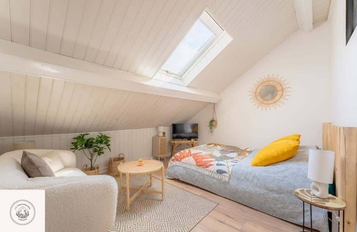 Lens Apartment | Les combles d'Eugene, proche Bollaert, 2pers