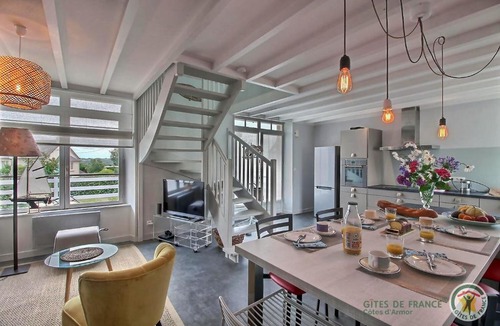 Binic House | Les flots