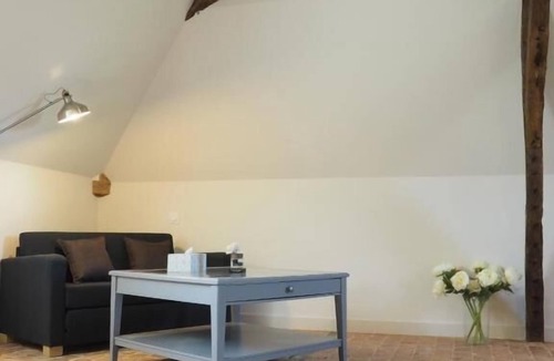 Astille House | Les Grands-Aulnais