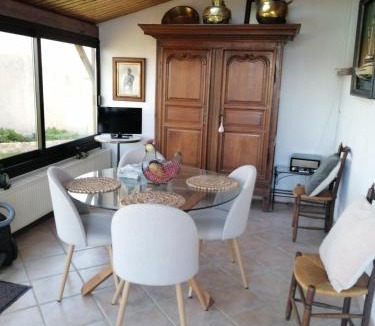 Bazoches-sur-Hoene House | les hortensias