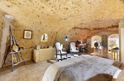 Troo House | Les Iris - Maison Troglodytique