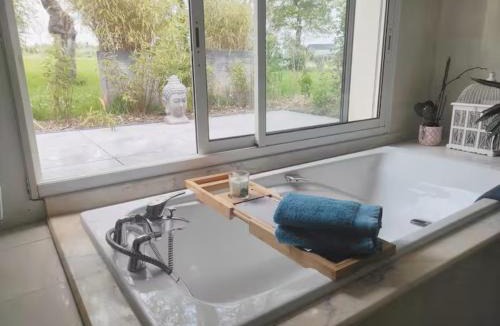 Vue House | Les Jardins de la Pinellerie