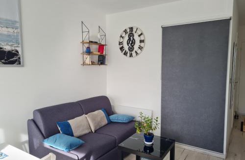 Bernieres-sur-Mer Apartment | Les Pieds Dans l'Eau