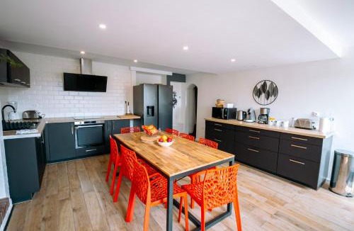 Bretteville-l'Orgueilleuse House | Les Pierres du Bessin - Maison 15 couchages - Terrain - Parkings