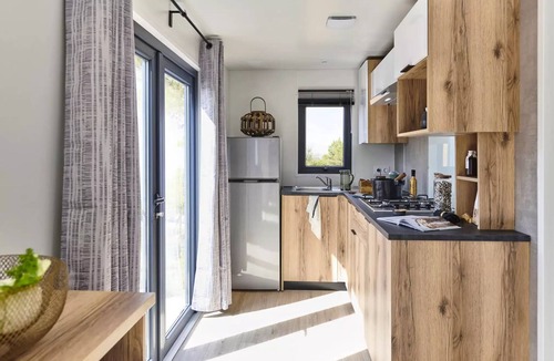 Balleroy House | Lodge 77 Comfort Plus Mobile Home, 2 bedrooms - 30 m² + semi-covered terrace, sleeps 4