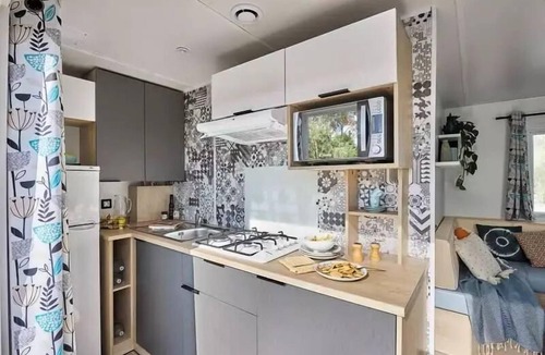 Balleroy House | Lodge 87 Mobile Home: 3 bedrooms - 32 m² + semi-covered terrace, sleeps 6