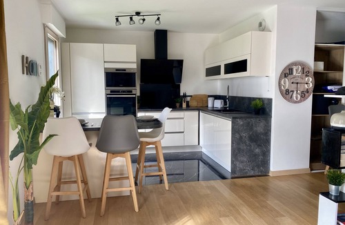 Universite Apartment | Loft Industriel à Côté de La Défense et L'arena